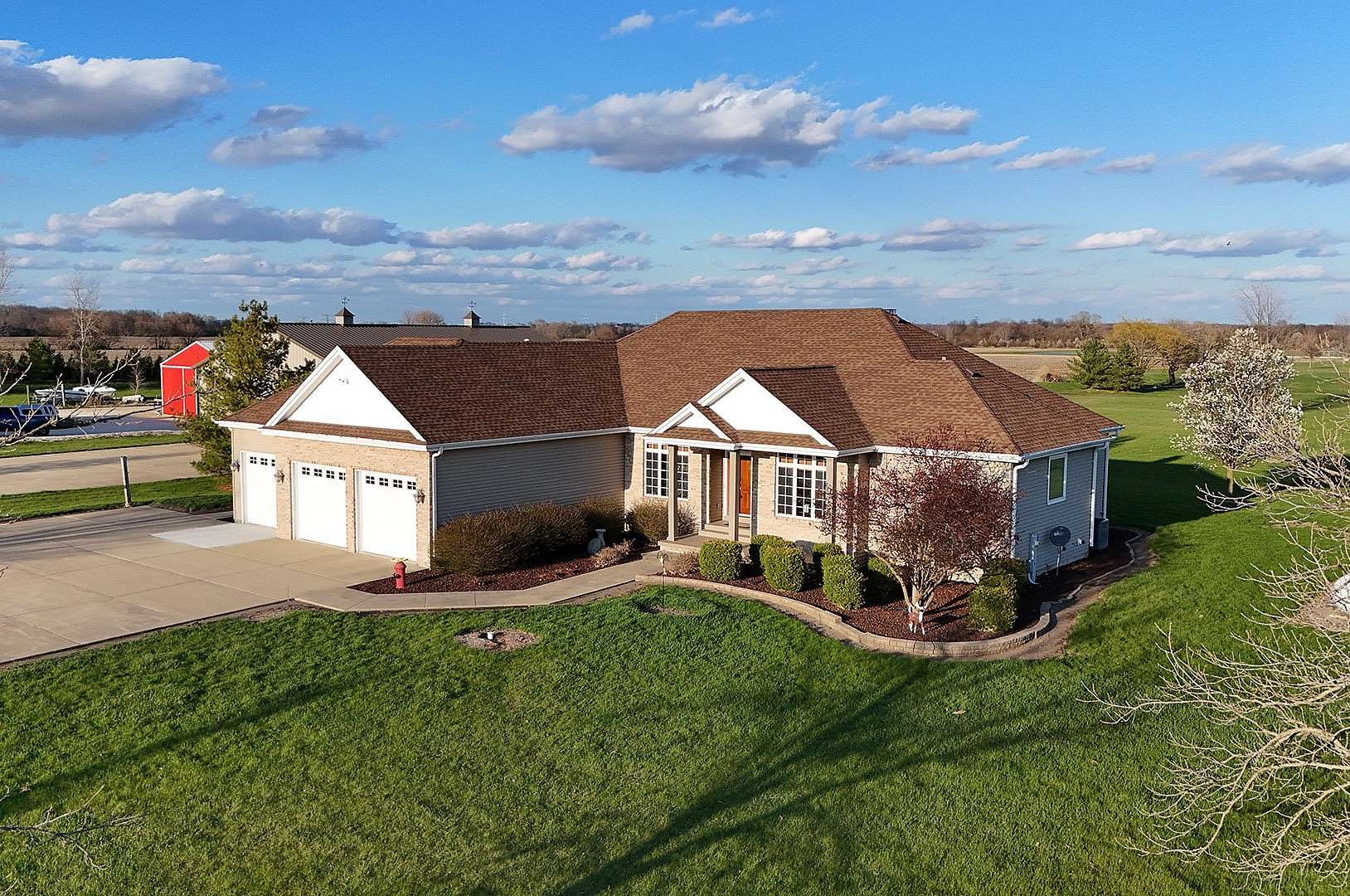 5 Acres of Land with Home for Sale in Kankakee, Illinois