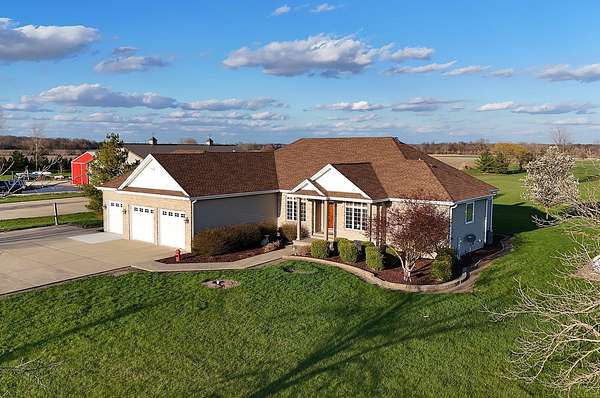 5 Acres of Land with Home for Sale in Kankakee, Illinois