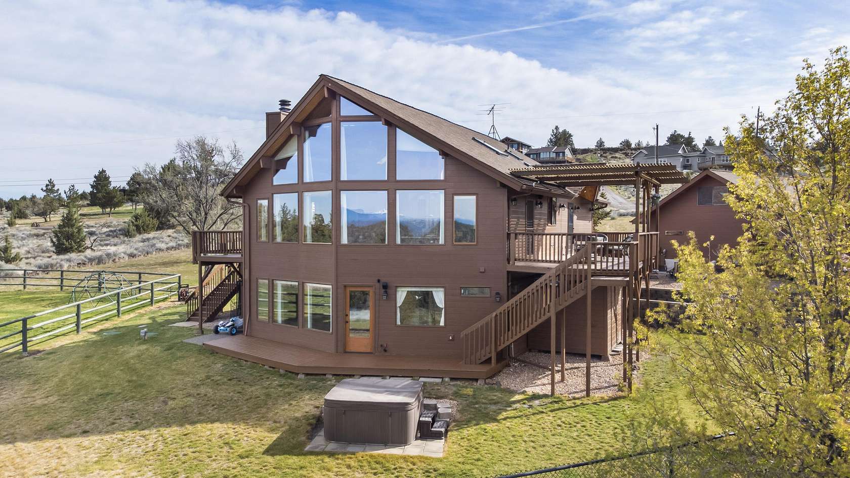 2.79 Acres of Land with Home for Sale in Terrebonne, Oregon