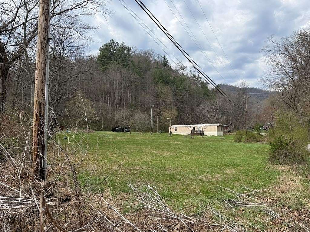 6 Acres of Residential Land for Sale in Robinson Creek, Kentucky