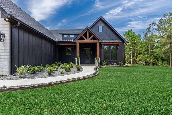 3 Acres of Land with Home for Sale in Nacogdoches, Texas