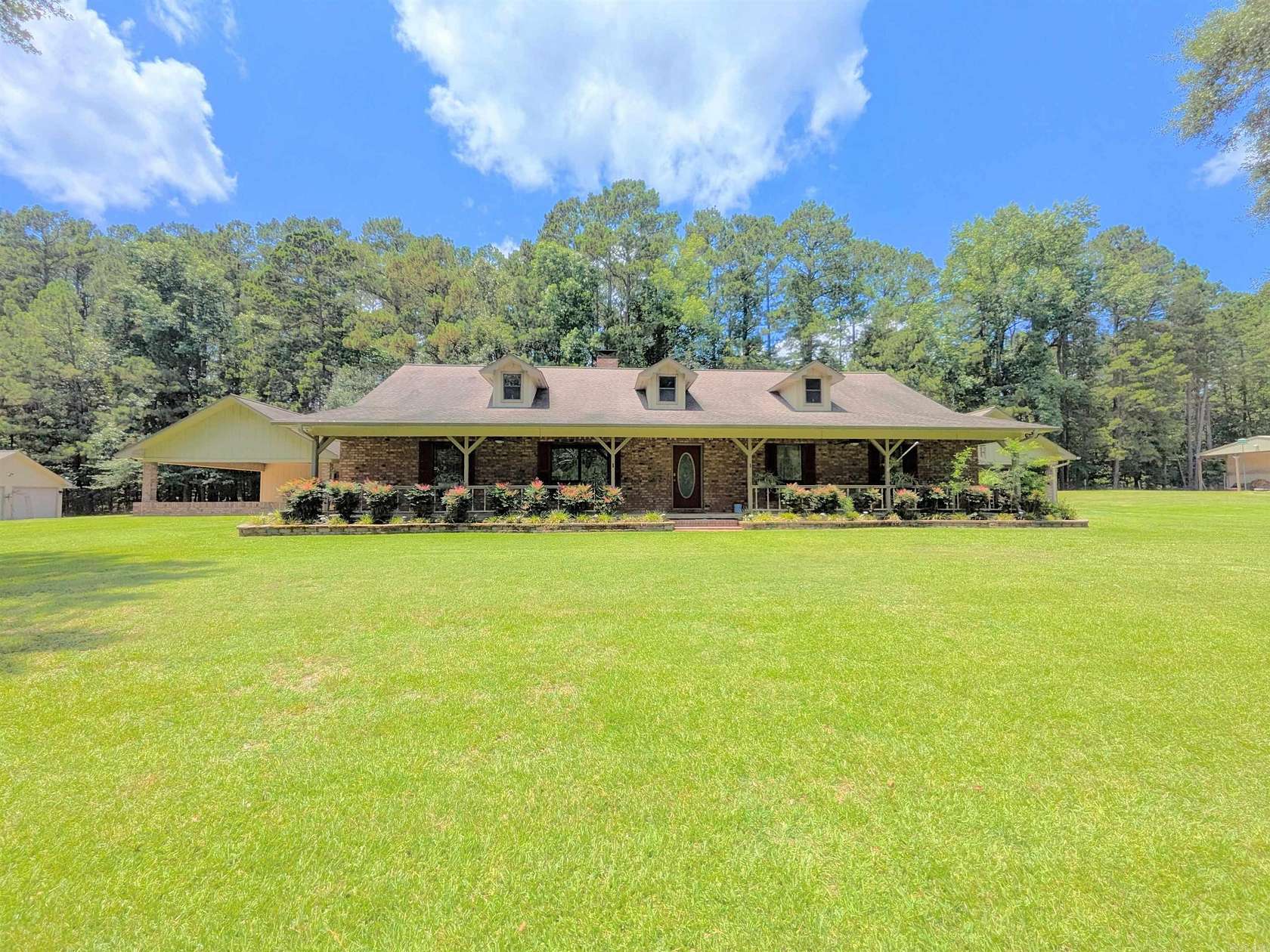 3 Acres of Land with Home for Sale in Camden, Arkansas