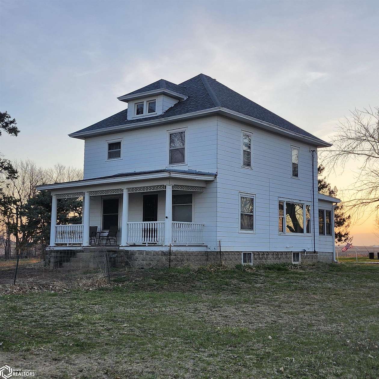 2.76 Acres of Land with Home for Sale in Humboldt, Iowa