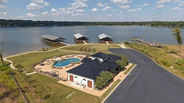 4 Acres of Residential Land for Sale in Eustace, Texas