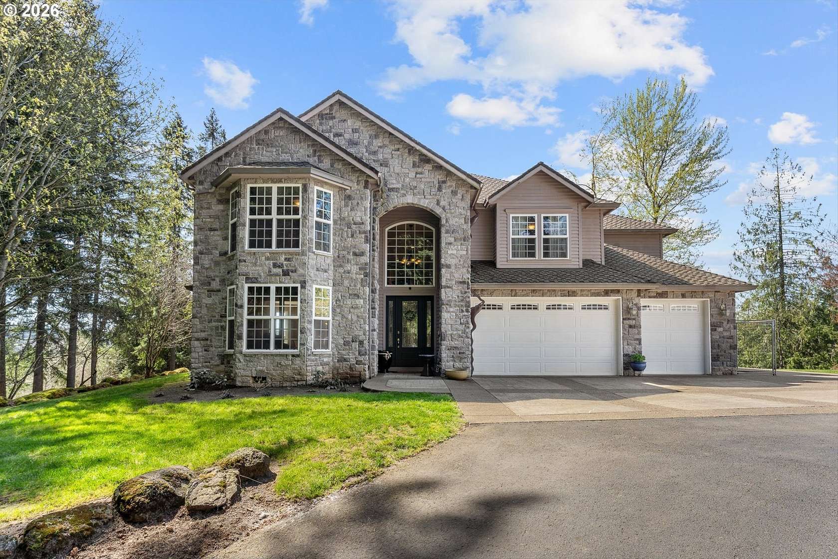 5 Acres of Land with Home for Sale in Beavercreek, Oregon