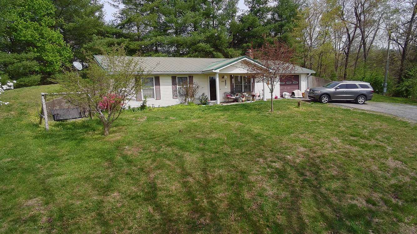 36 Acres of Land with Home for Auction in Loretto, Kentucky