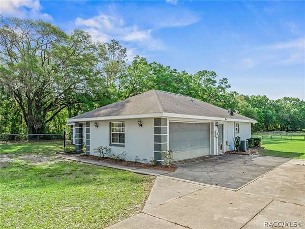 3 Acres of Land with Home for Sale in Ocala, Florida