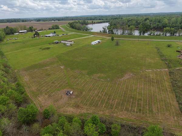 6 Acres of Land for Sale in Columbia, Louisiana