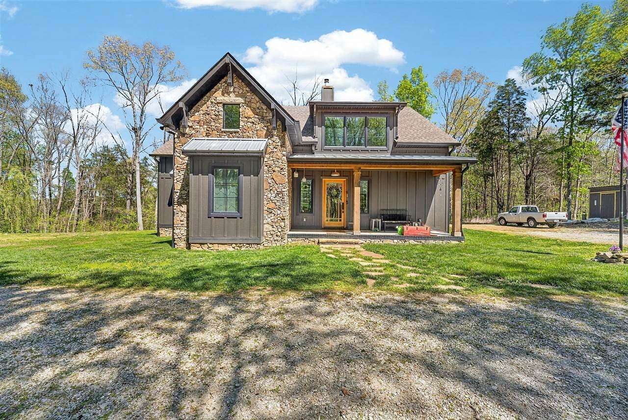 35 Acres of Land with Home for Sale in Bowling Green, Kentucky