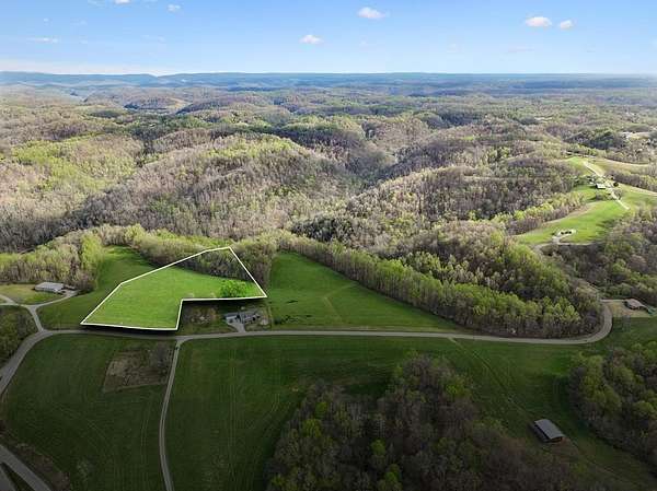 5 Acres of Residential Land for Sale in Silver Point, Tennessee