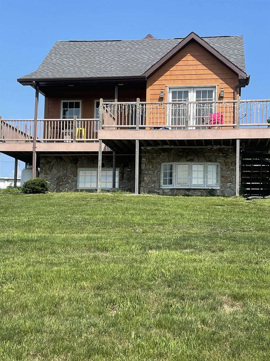 2.86 Acres of Land with Home for Sale in Correctionville, Iowa