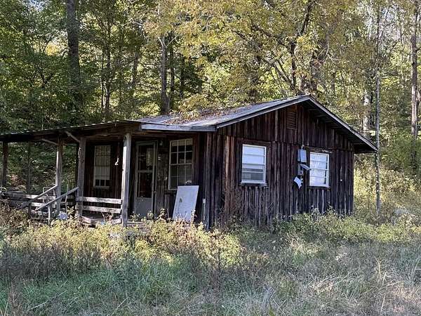 21 Acres of Land for Sale in Indian Mound, Tennessee