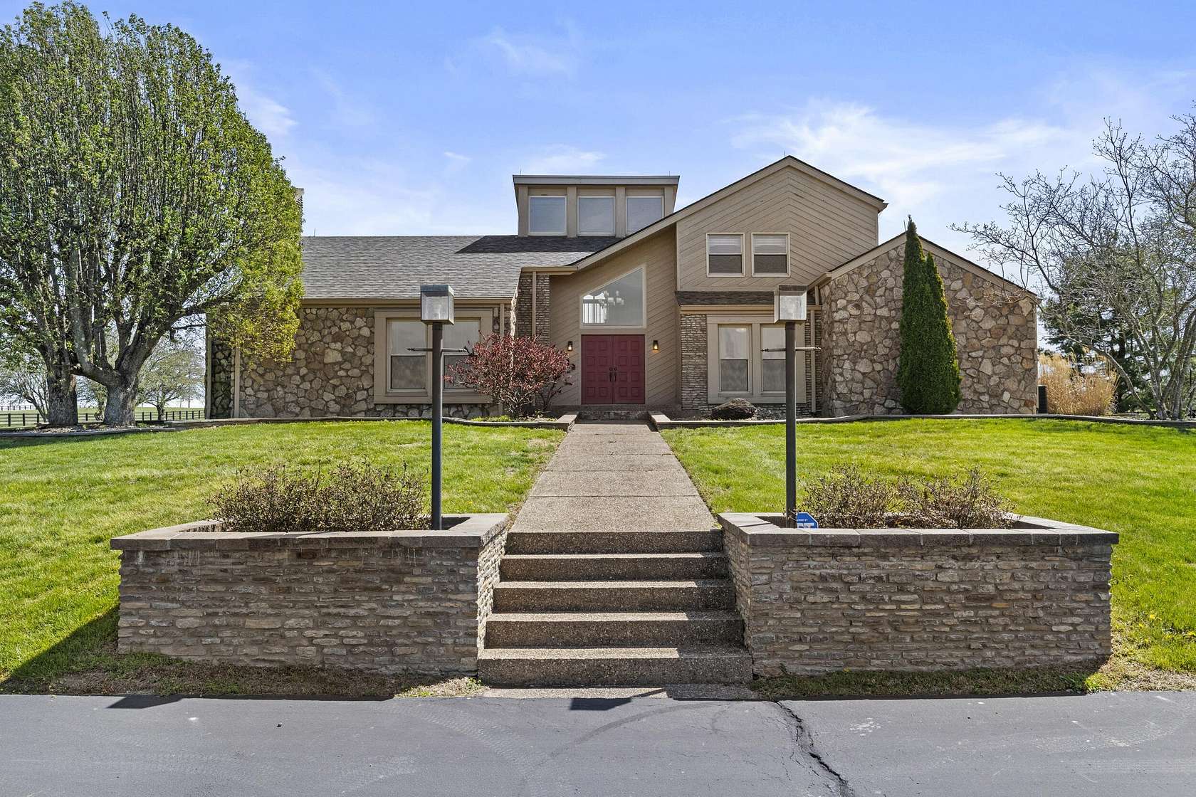 13 Acres of Land with Home for Sale in Winchester, Kentucky