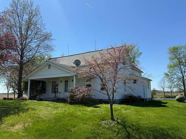3 Acres of Land with Home for Sale in Carmi, Illinois