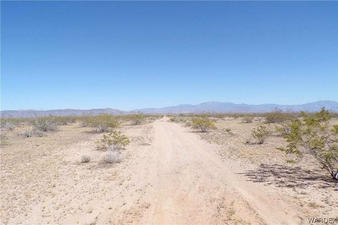 2 Acres of Residential Land for Sale in Golden Valley, Arizona