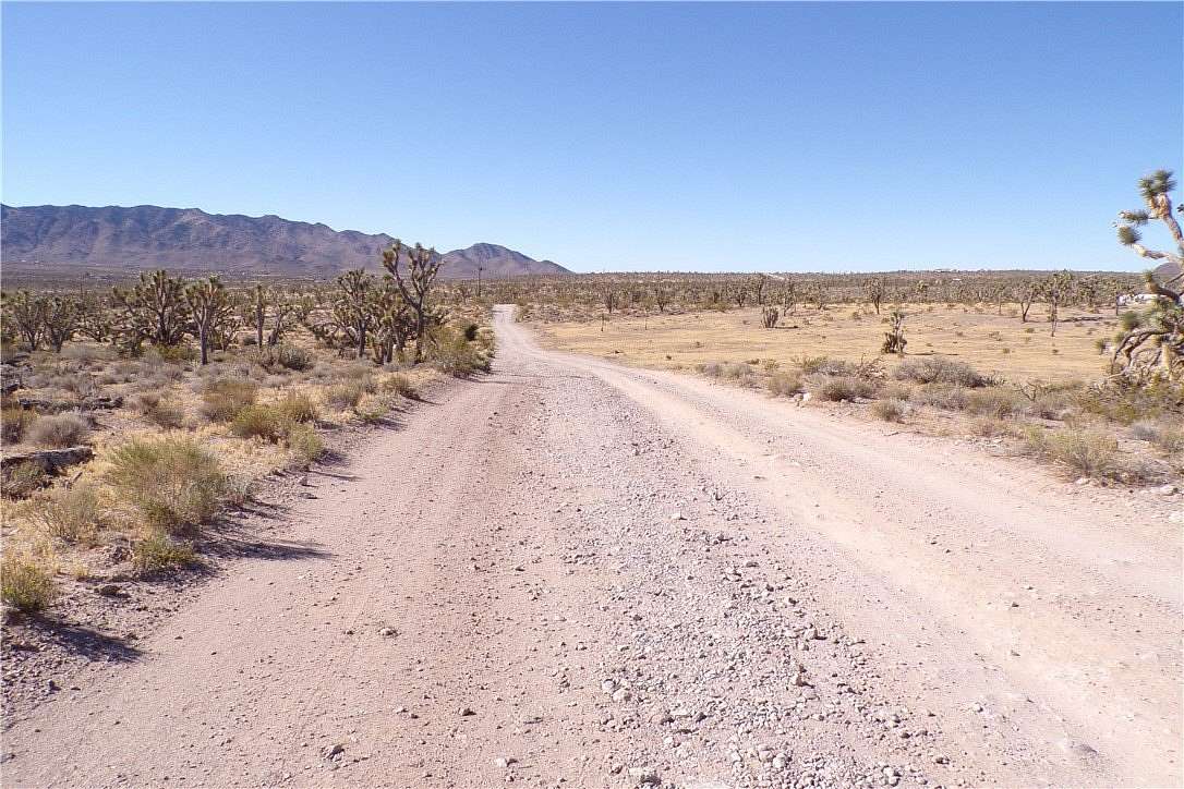1 Acre of Residential Land for Sale in Dolan Springs, Arizona