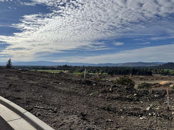 0.96 Acres of Residential Land for Sale in Eagle Point, Oregon