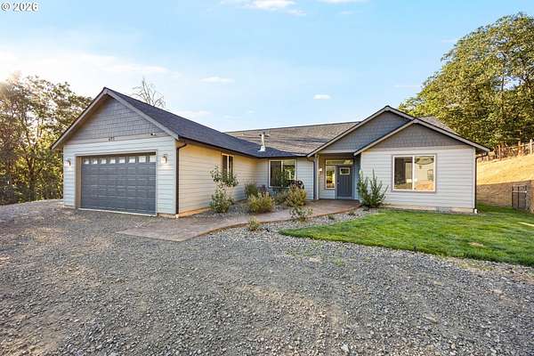 11.8 Acres of Land with Home for Sale in Oakland, Oregon