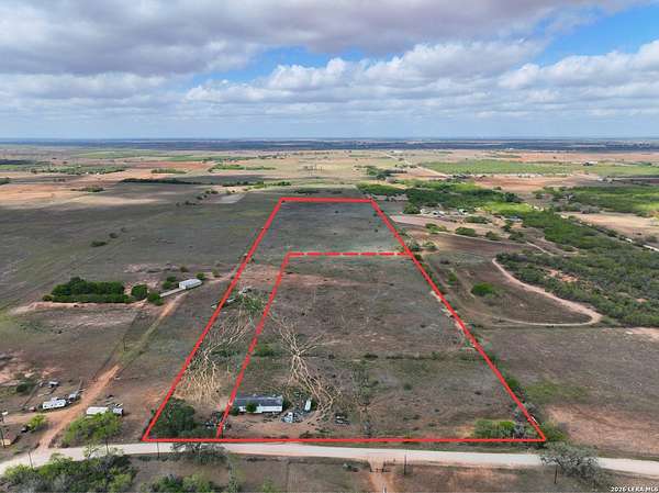 29 Acres of Land for Sale in Floresville, Texas