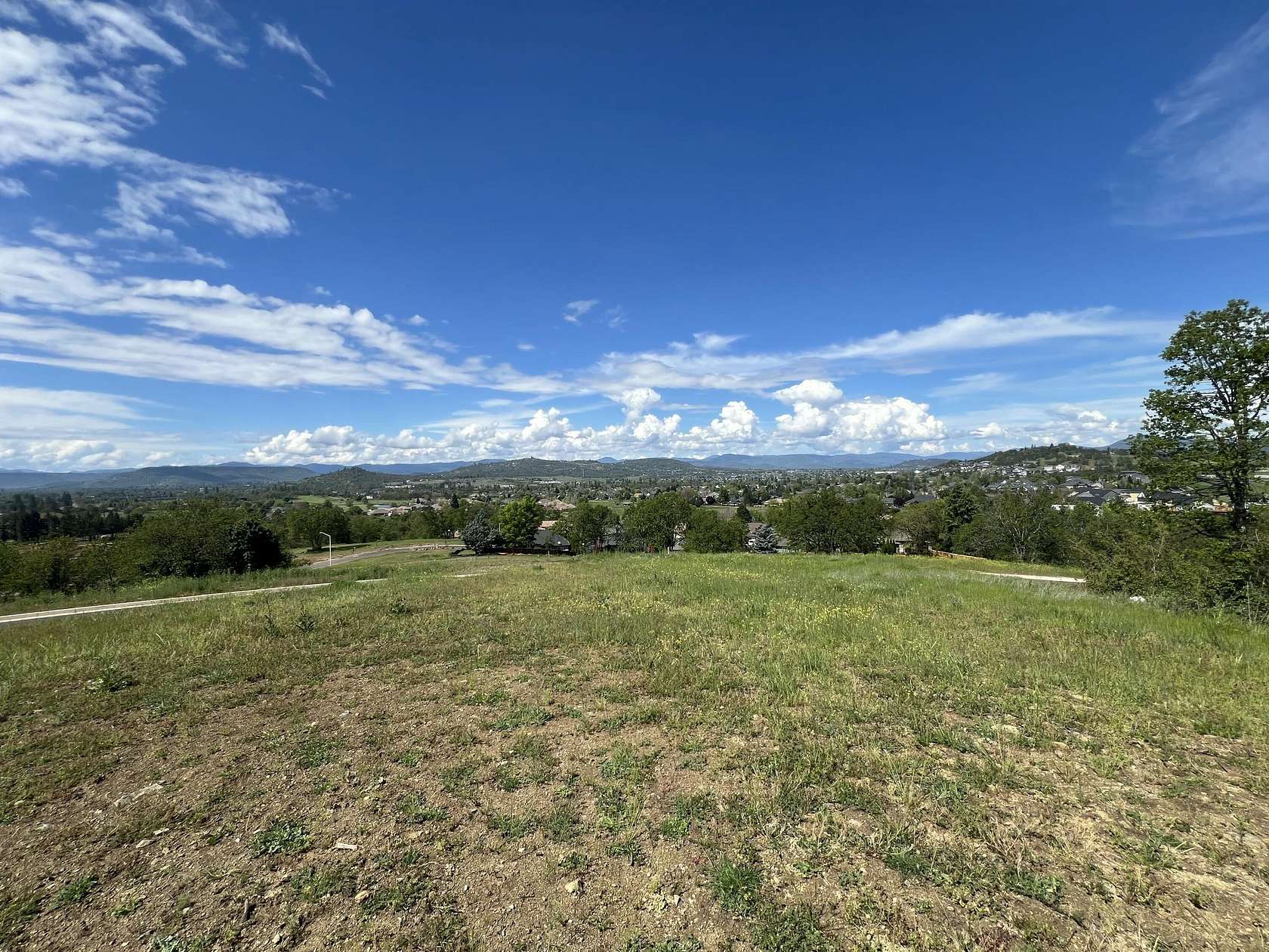 0.99 Acres of Residential Land for Sale in Eagle Point, Oregon