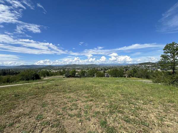 0.99 Acres of Residential Land for Sale in Eagle Point, Oregon