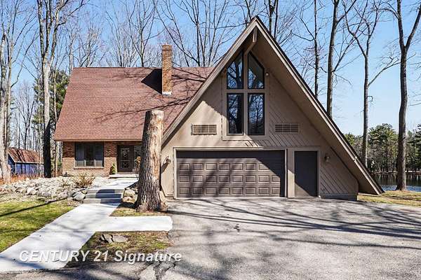 1.67 Acres of Land with Home for Sale in Saginaw, Michigan
