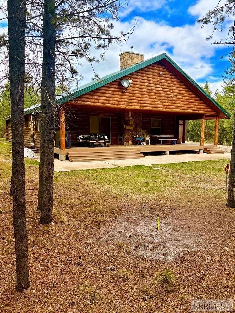 1.59 Acres of Land with Home for Sale in Island Park, Idaho
