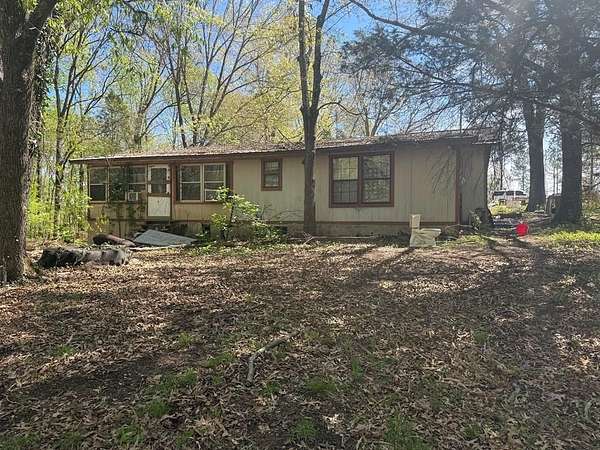 5 Acres of Land with Home for Sale in Gleason, Tennessee