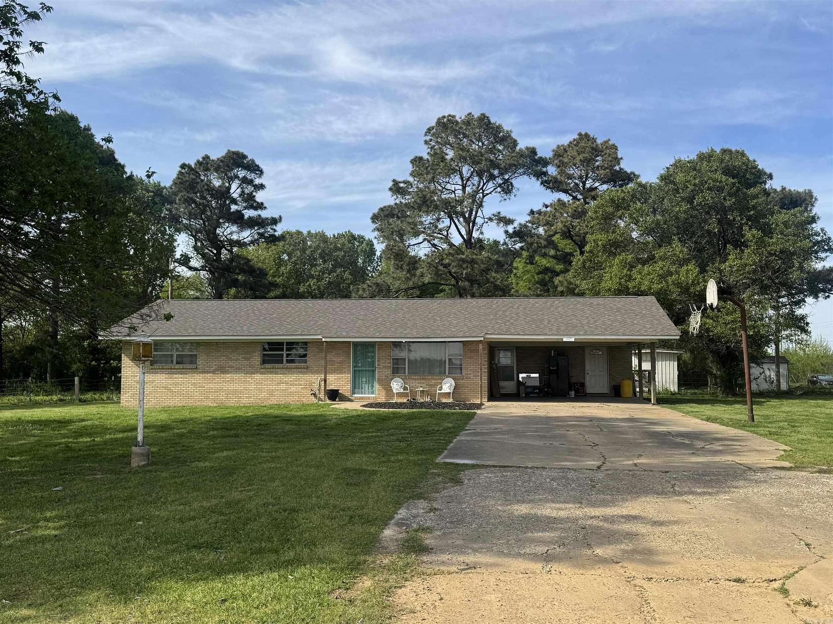 2 Acres of Land with Home for Sale in Stuttgart, Arkansas