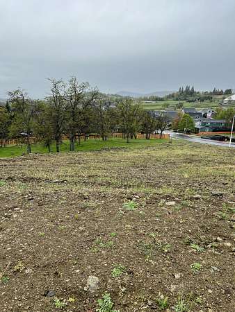 0.98 Acres of Residential Land for Sale in Eagle Point, Oregon