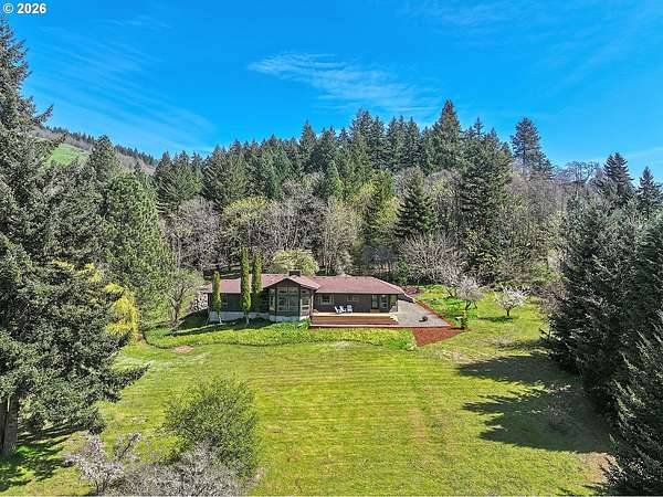 8.34 Acres of Land with Home for Sale in White Salmon, Washington