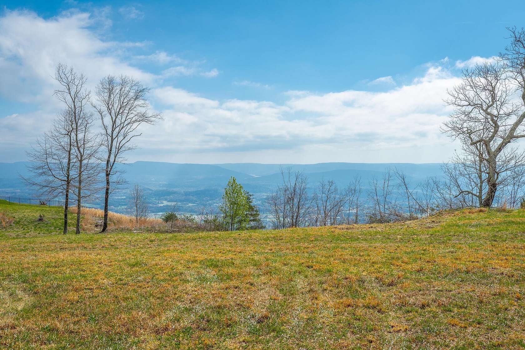 1.32 Acres of Residential Land for Sale in Jasper, Tennessee