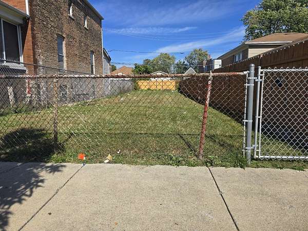 0.07 Acres of Land for Sale in Chicago, Illinois