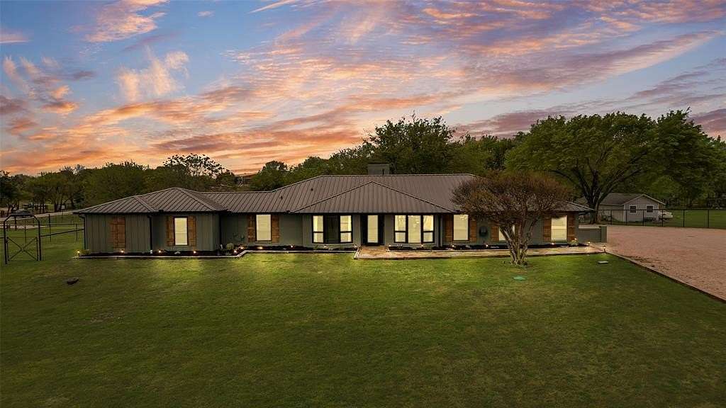 1.67 Acres of Land with Home for Sale in Lucas, Texas