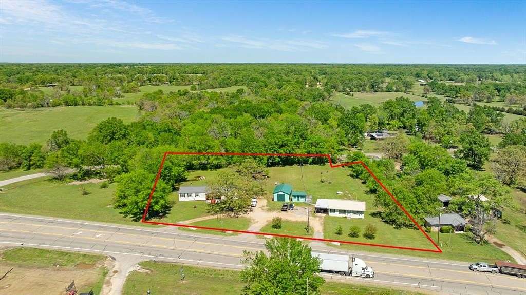 1.65 Acres of Improved Mixed-Use Land for Sale in Blossom, Texas