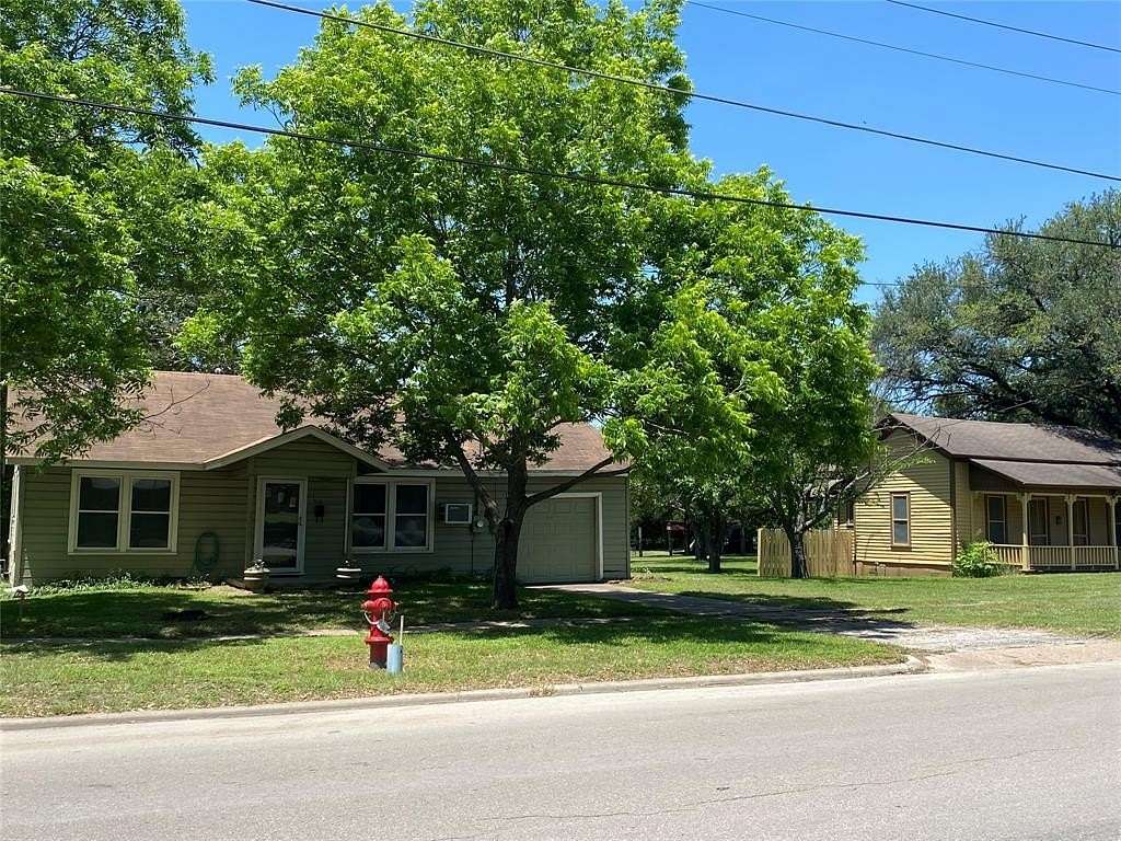 2 Acres of Land with Home for Sale in Mexia, Texas