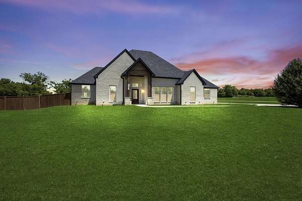 2 Acres of Land with Home for Lease in Sherman, Texas