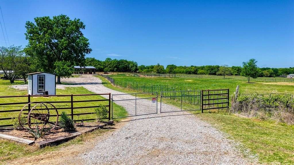 5 Acres of Agricultural Land for Sale in Weatherford, Texas