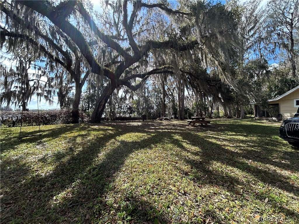 0.5 Acres of Land for Sale in Floral City, Florida