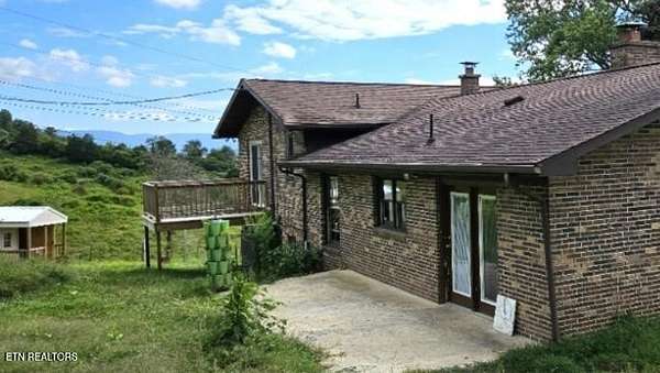 2.77 Acres of Land with Home for Sale in Cumberland Gap, Tennessee