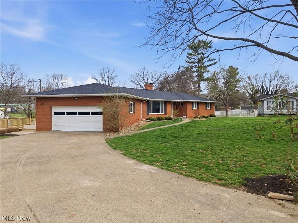 6.62 Acres of Land with Home for Sale in Zanesville, Ohio