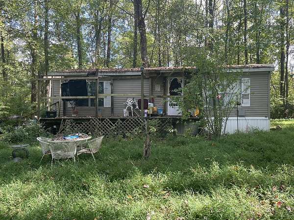 11 Acres of Land with Home for Sale in Murphysboro, Illinois