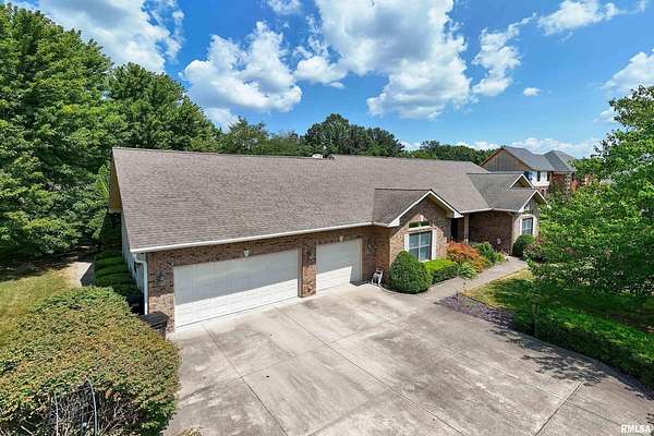 2 Acres of Land with Home for Sale in Carbondale, Illinois