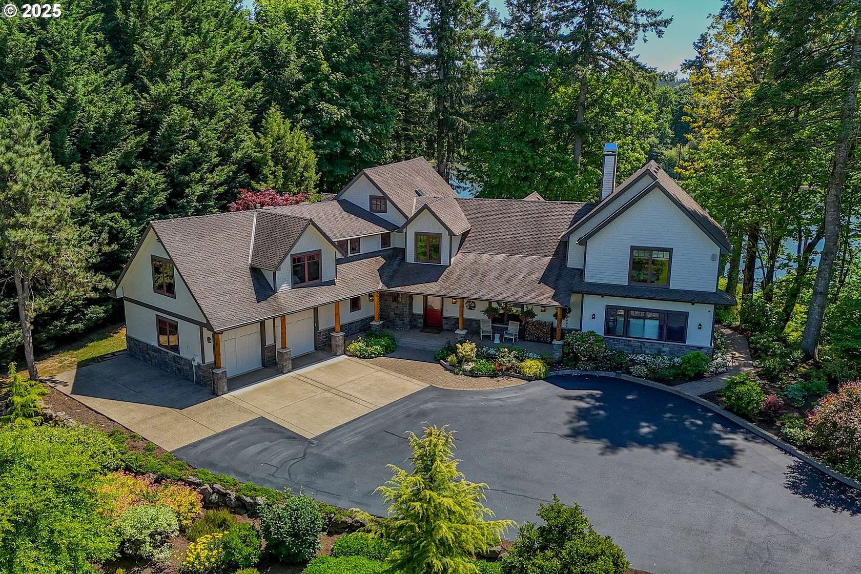 2.5 Acres of Land with Home for Sale in Newberg, Oregon