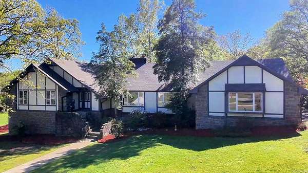 3.49 Acres of Land with Home for Sale in Hot Springs, Arkansas