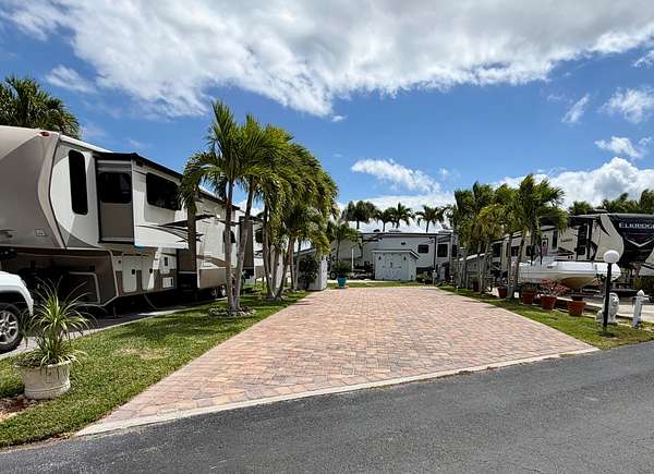 Land for Sale in Chokoloskee, Florida