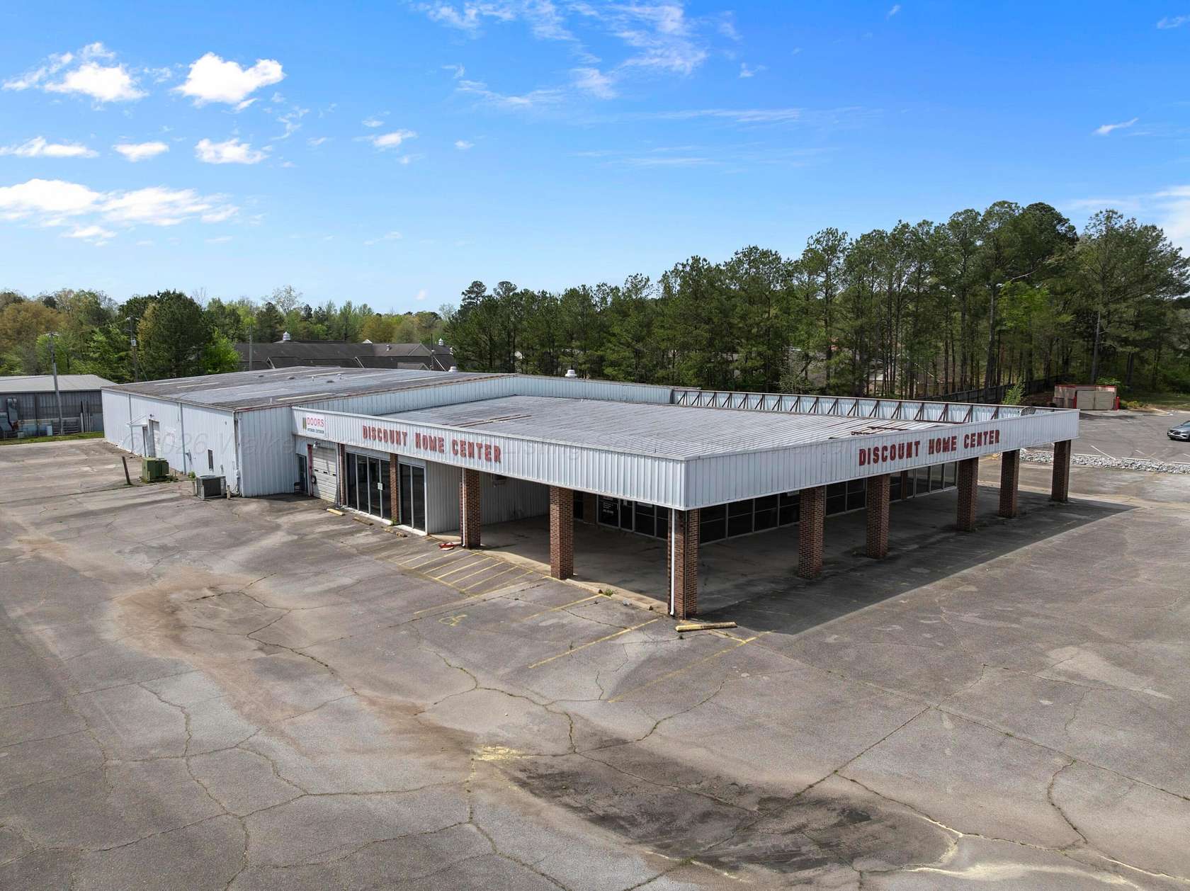 3 Acres of Improved Commercial Land for Sale in Jasper, Alabama