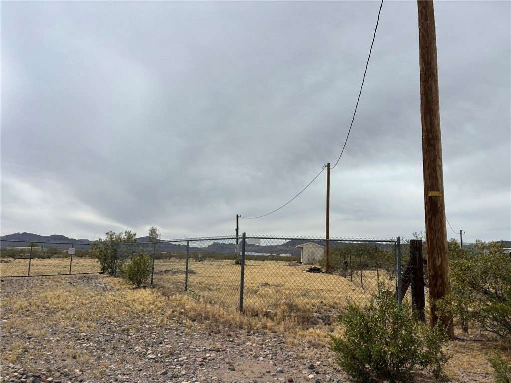 2.35 Acres of Residential Land for Sale in Golden Valley, Arizona