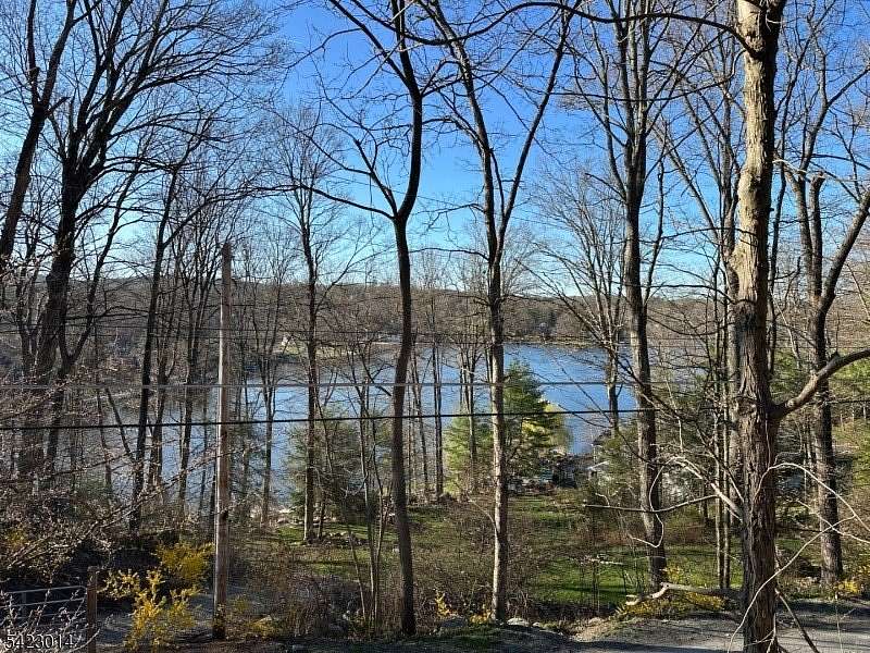1 Acre of Residential Land for Sale in Andover Township, New Jersey