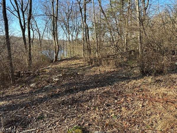 1 Acre of Residential Land for Sale in Andover Township, New Jersey